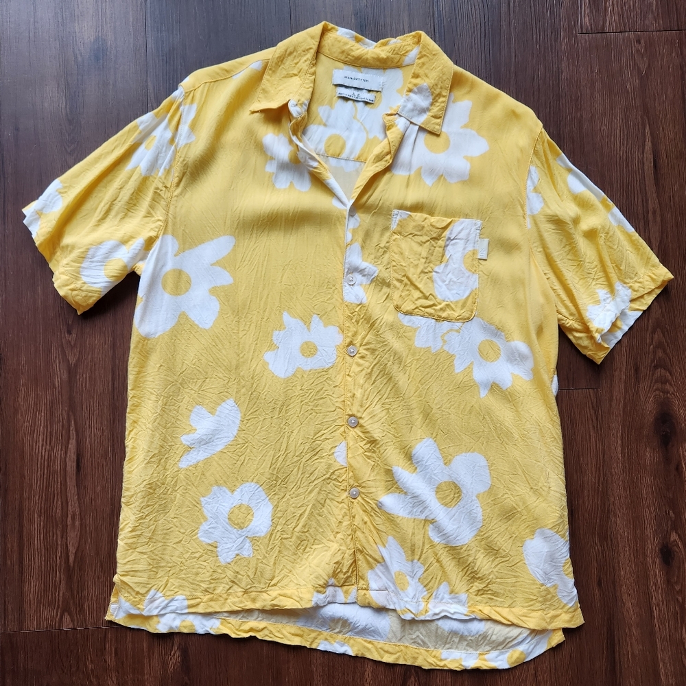 Urban Outfitters UO Daisy Print Button Down Shirt